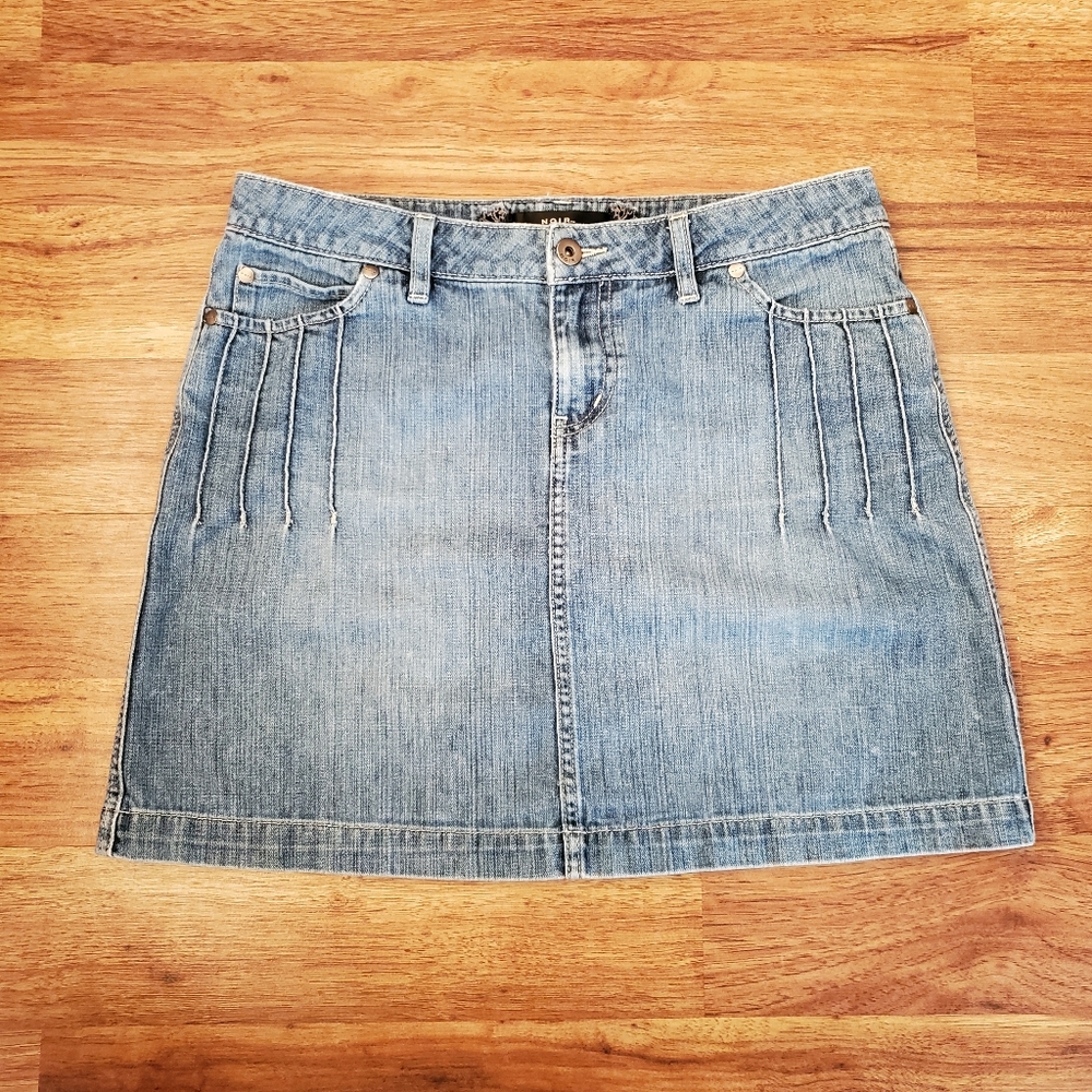 Noir Jean Skrit Size 4 Mini Medium Wash